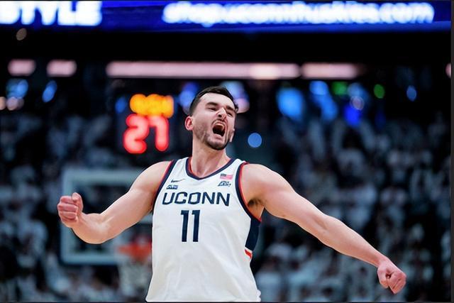 乐彩网走势图-卡拉班：待满大学生涯的康大前锋 位居2026次轮但身价直冲首轮